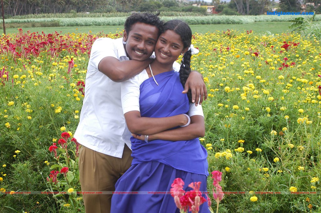 Tenkasi Pakkathula Movie hd photo