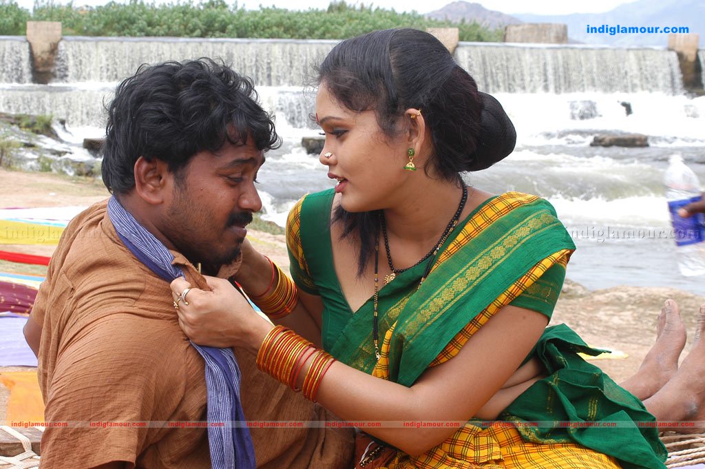 Tenkasi Pakkathula Movie hd photo