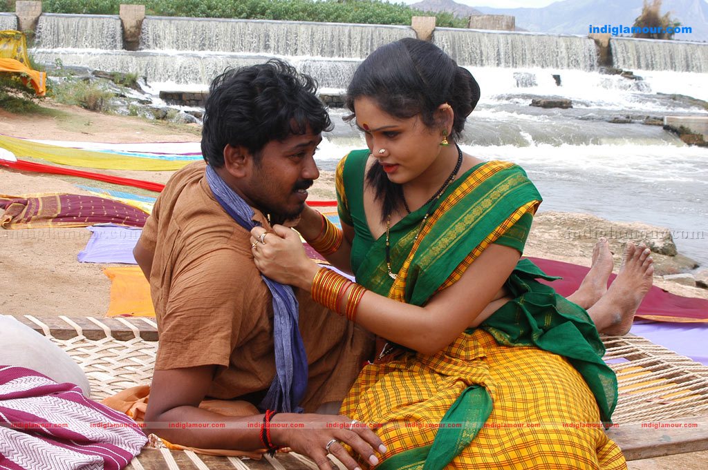 Tenkasi Pakkathula Movie hd photo