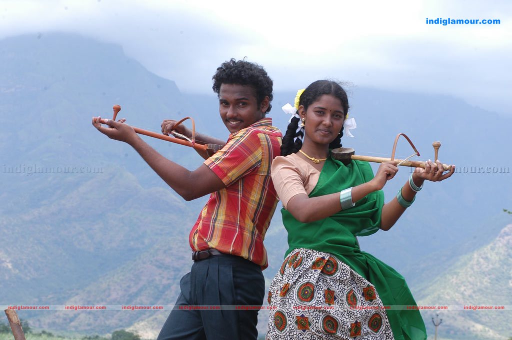 Tenkasi Pakkathula Movie hd photo