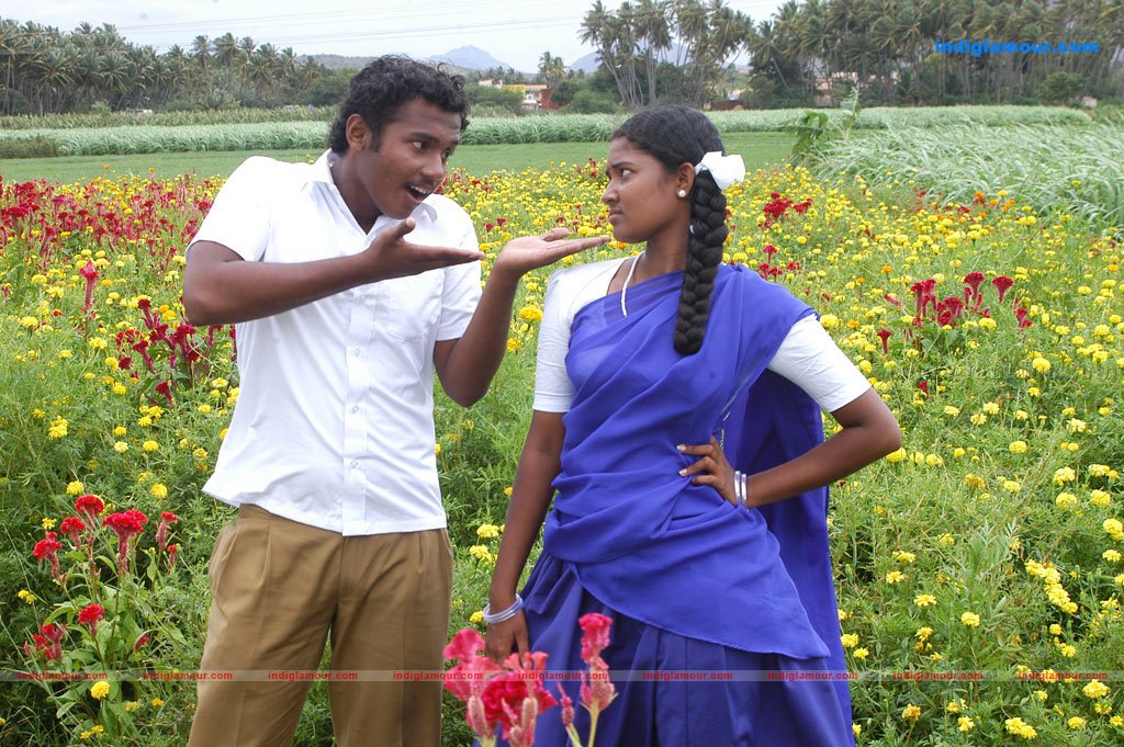 Tenkasi Pakkathula Movie hd photo