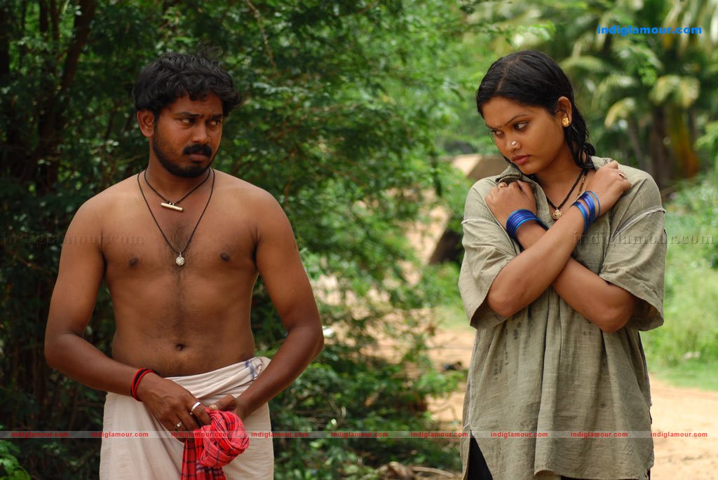Tenkasi Pakkathula Movie hd photo