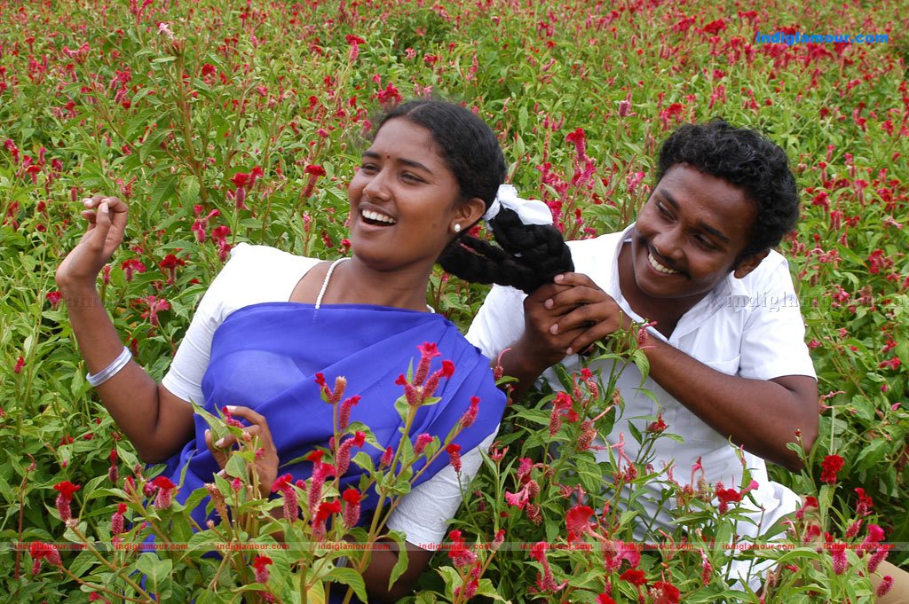 Tenkasi Pakkathula Movie hd photo