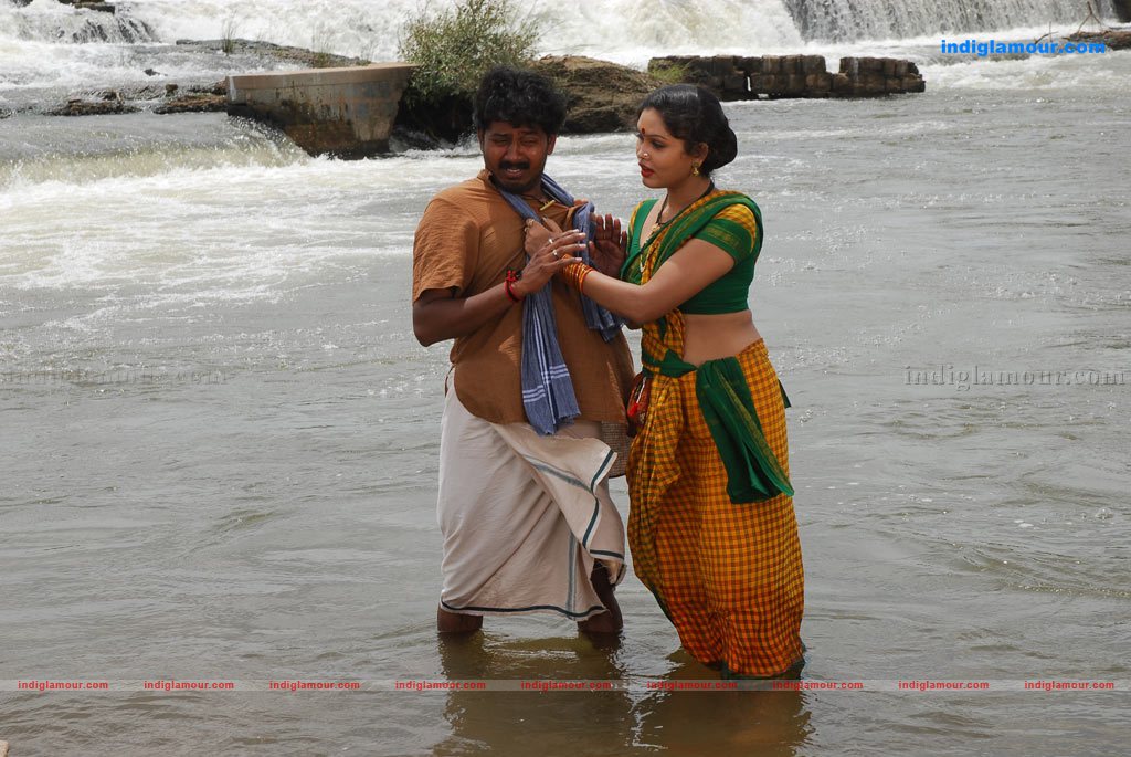 Tenkasi Pakkathula Movie hd photo
