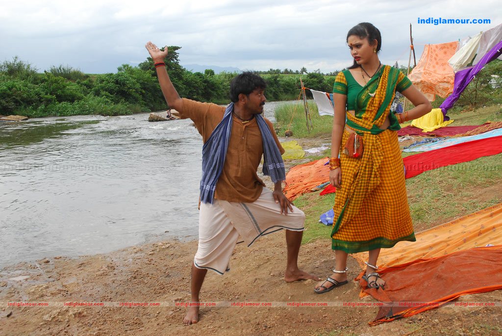 Tenkasi Pakkathula Movie hd photo