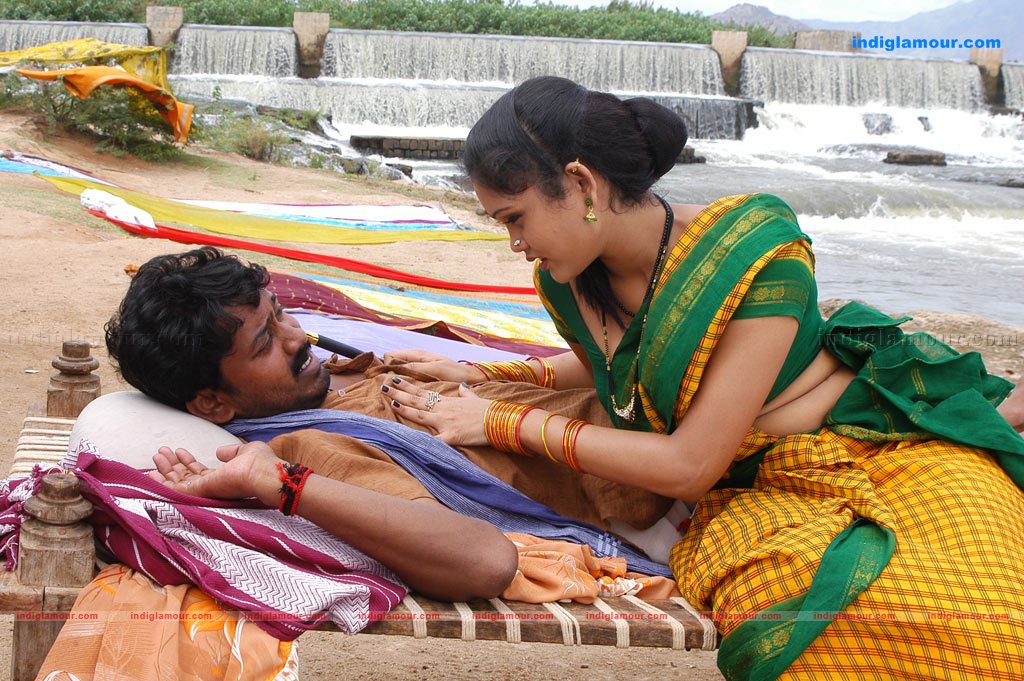 Tenkasi Pakkathula Movie hd photo