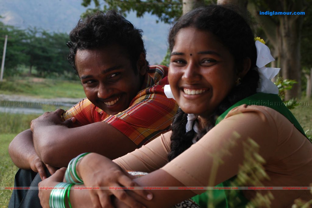 Tenkasi Pakkathula Movie hd photo