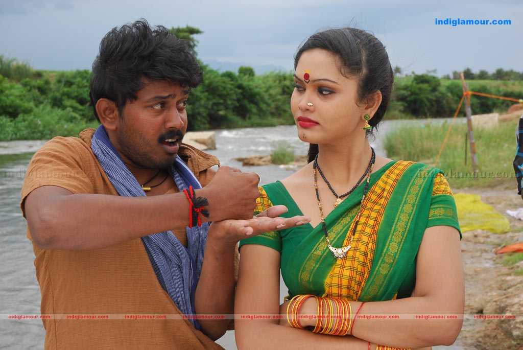 Tenkasi Pakkathula Movie hd photo