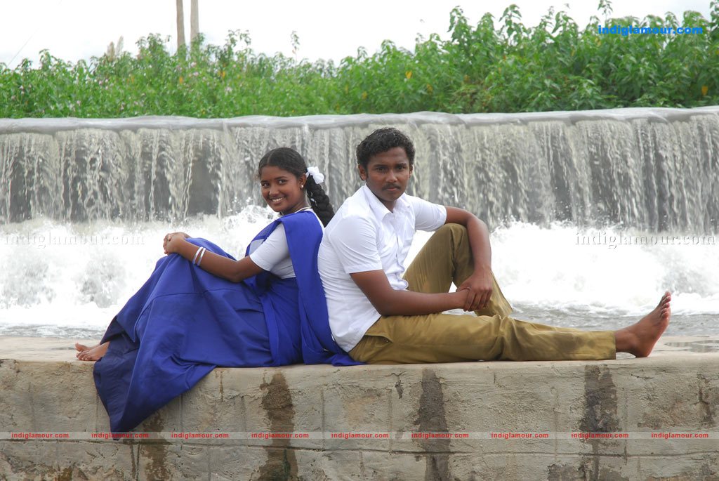 Tenkasi Pakkathula Movie hd photo