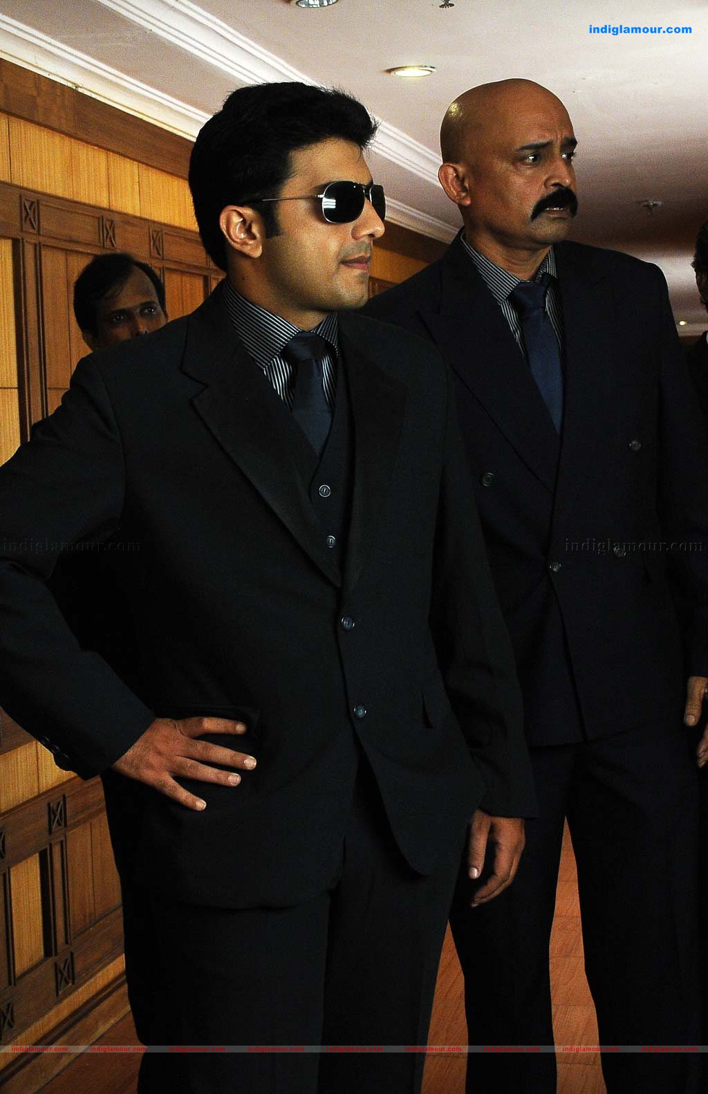 Uyarthiru 420 Movie hd photo