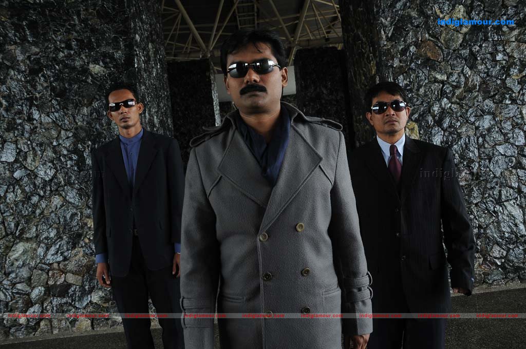 Uyarthiru 420 Movie hd photo