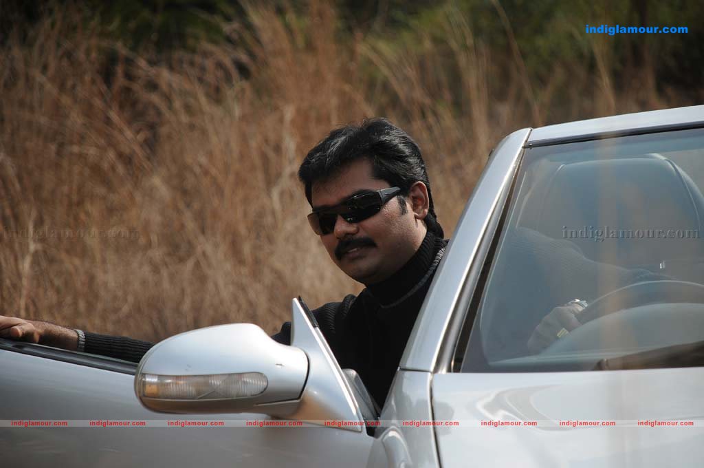 Uyarthiru 420 Movie hd photo
