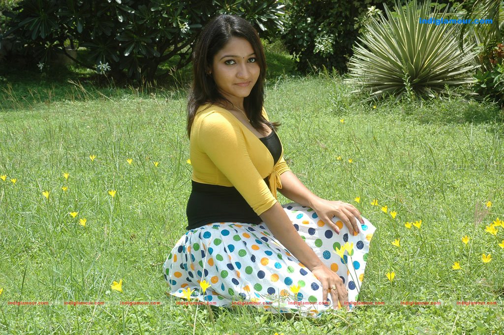 Aduthaduthu Movie hd photo