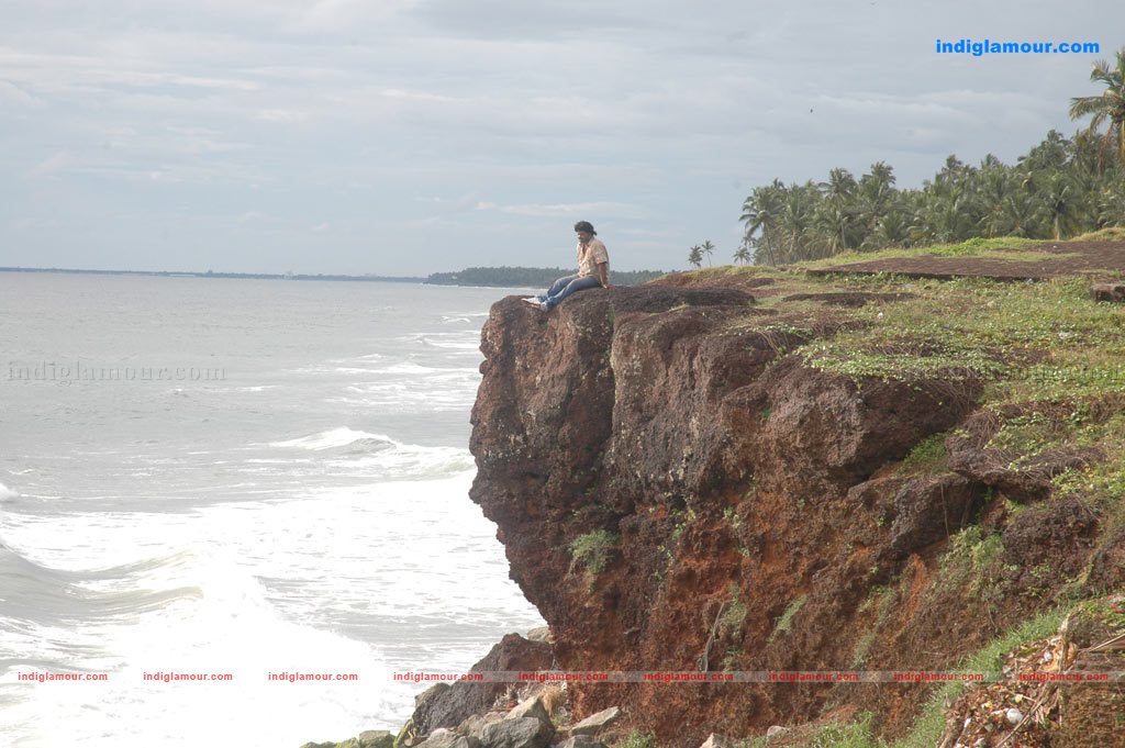 Aduthaduthu Movie hd photo