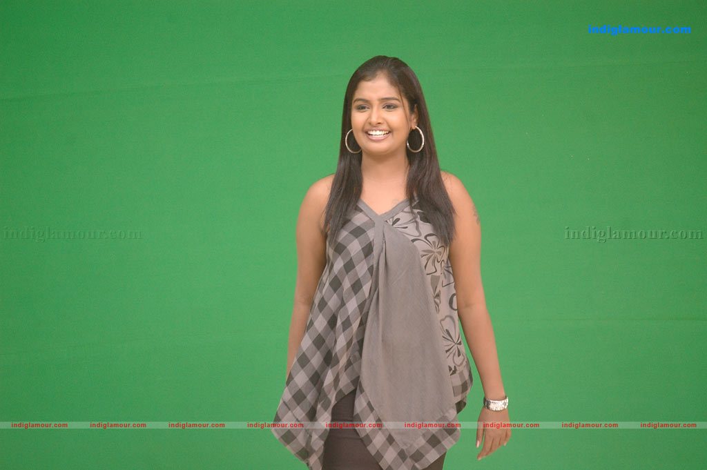 Aduthaduthu Movie hd photo