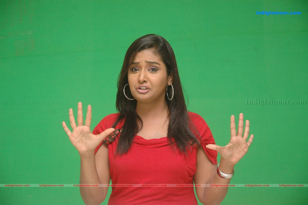 Aduthaduthu Movie hd photo