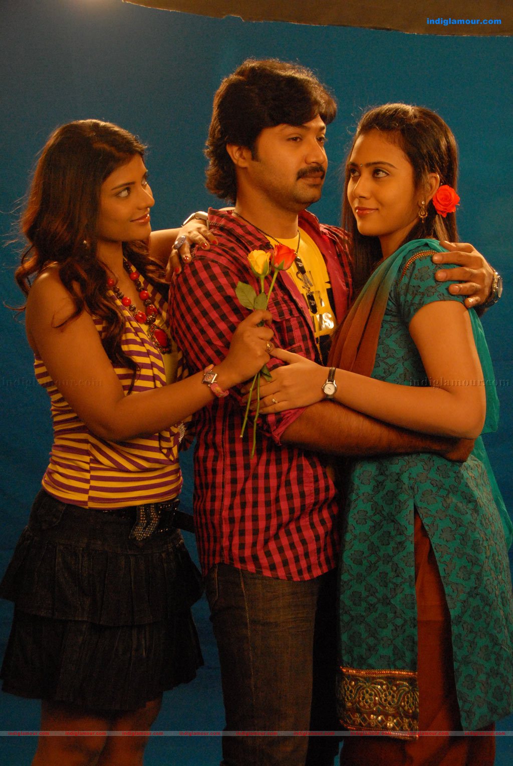 Konjam Poi Niraiya Kadhal Movie hd photo