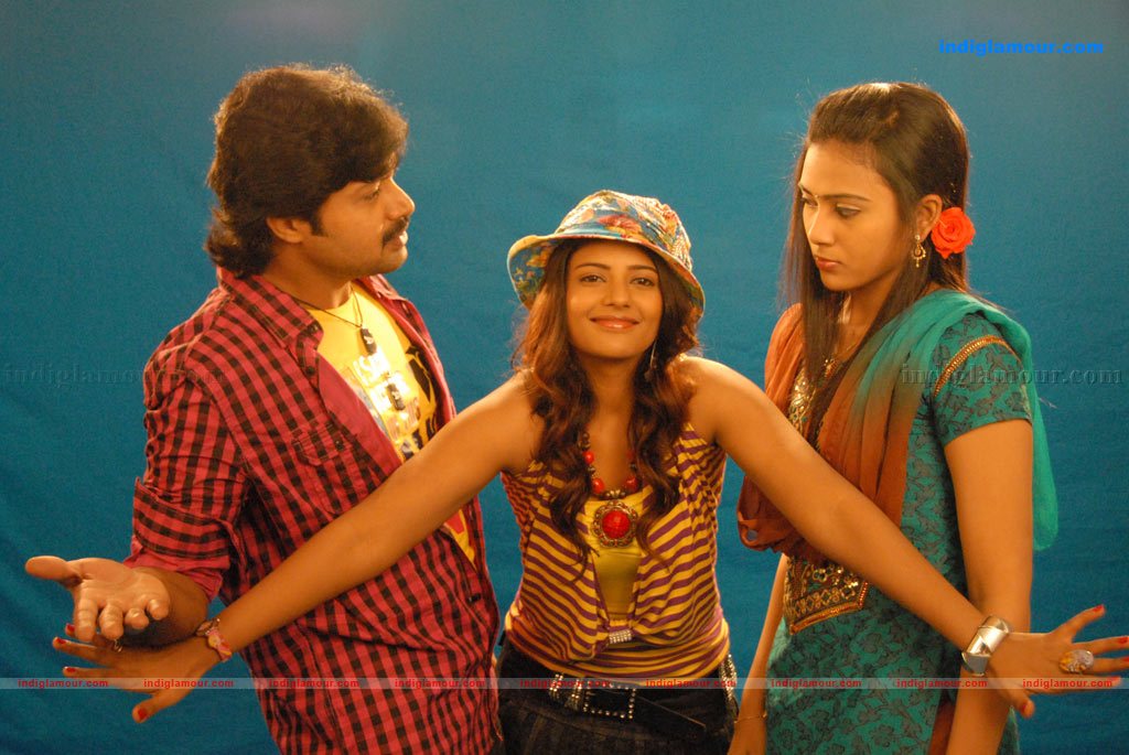 Konjam Poi Niraiya Kadhal Movie hd photo