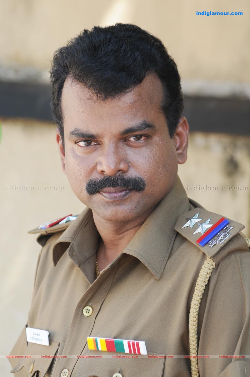 Paakkanum Pola Irukku Movie hd photo
