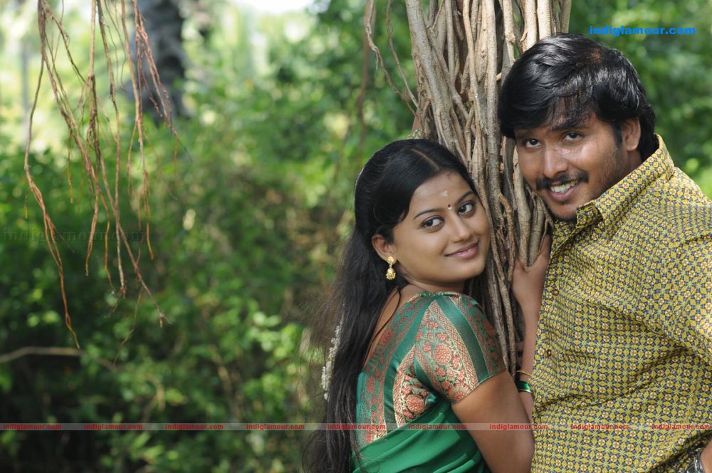 Paakkanum Pola Irukku Movie hd photo