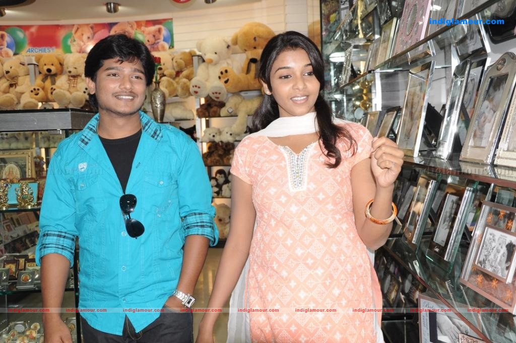 Mazhaikalam Movie hd photo