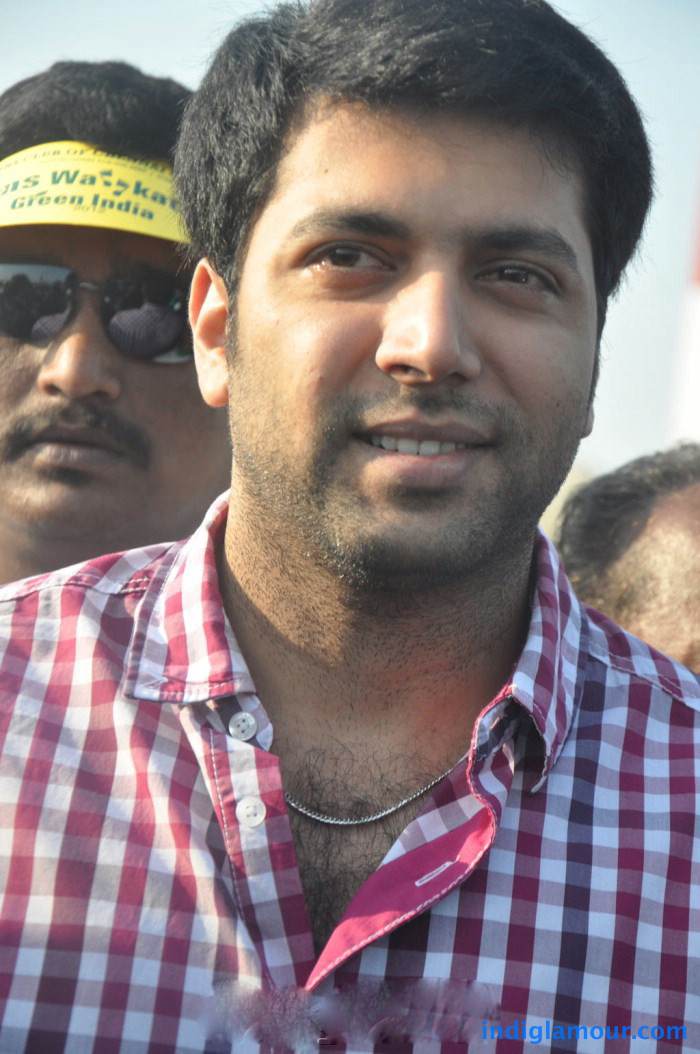Nimirndhu Nil Movie hd photo
