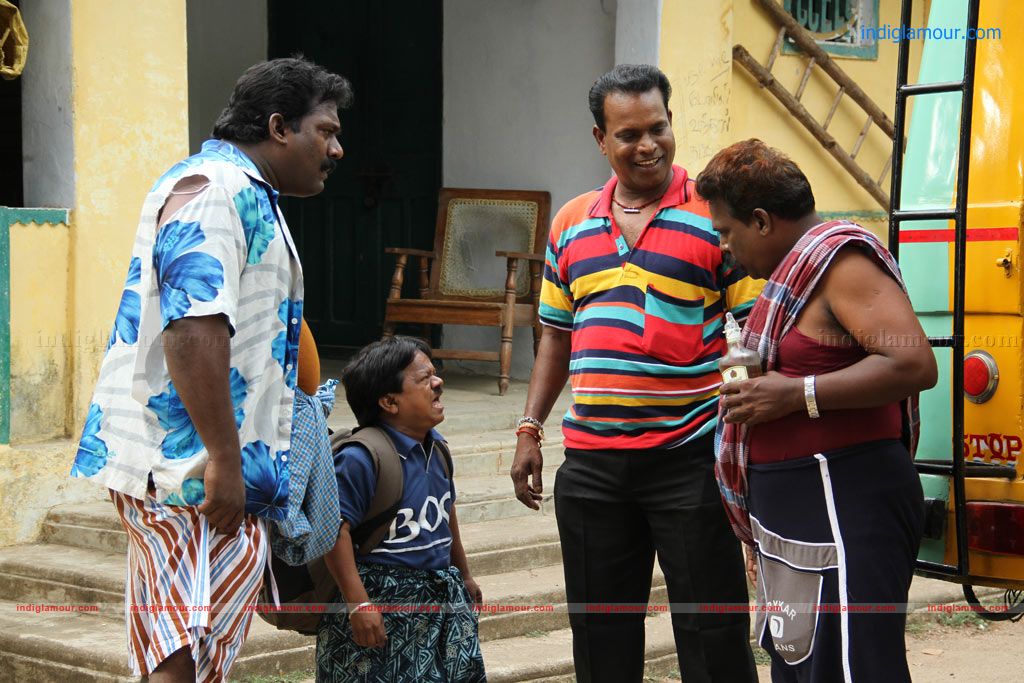 Chutty Paiyanum Nanghu Thirudargalum Movie hd photo