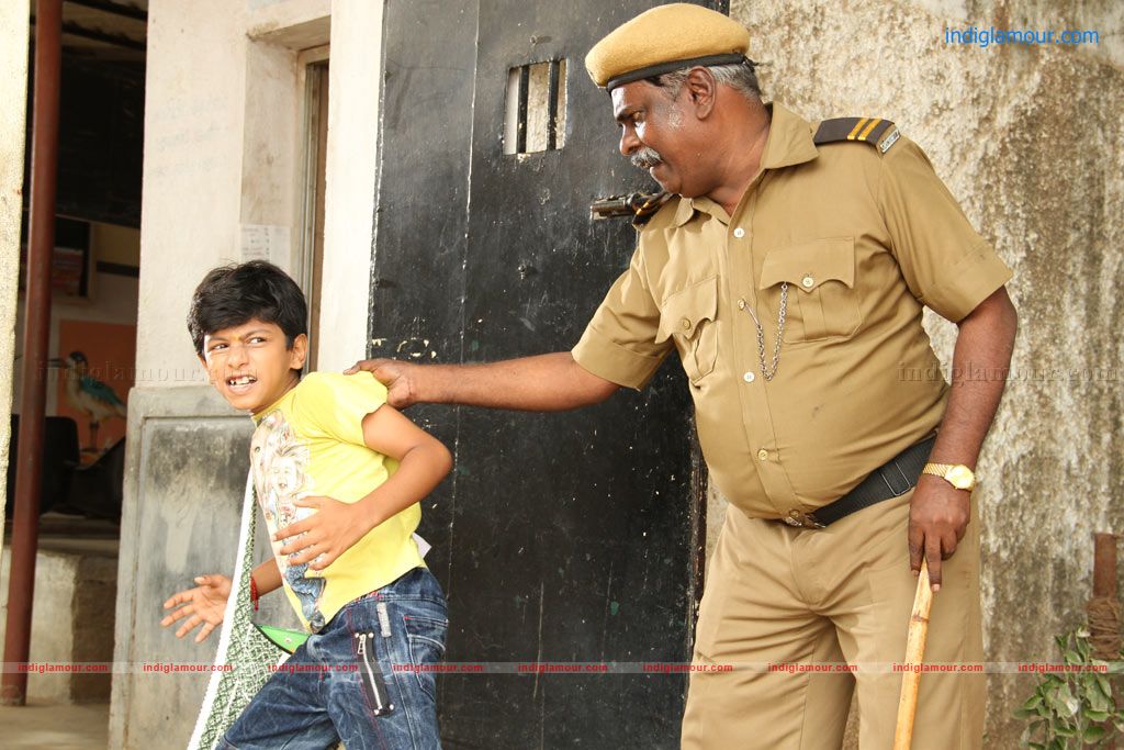Chutty Paiyanum Nanghu Thirudargalum Movie hd photo