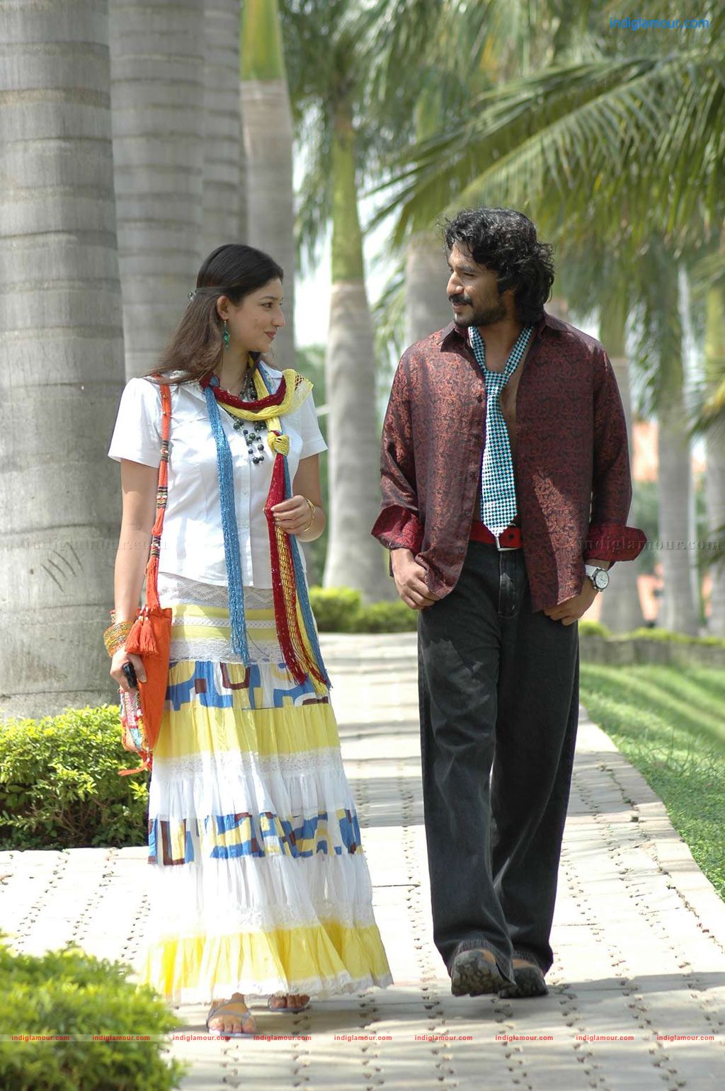 Eppadi Manasukkul Vandhai Movie hd photo