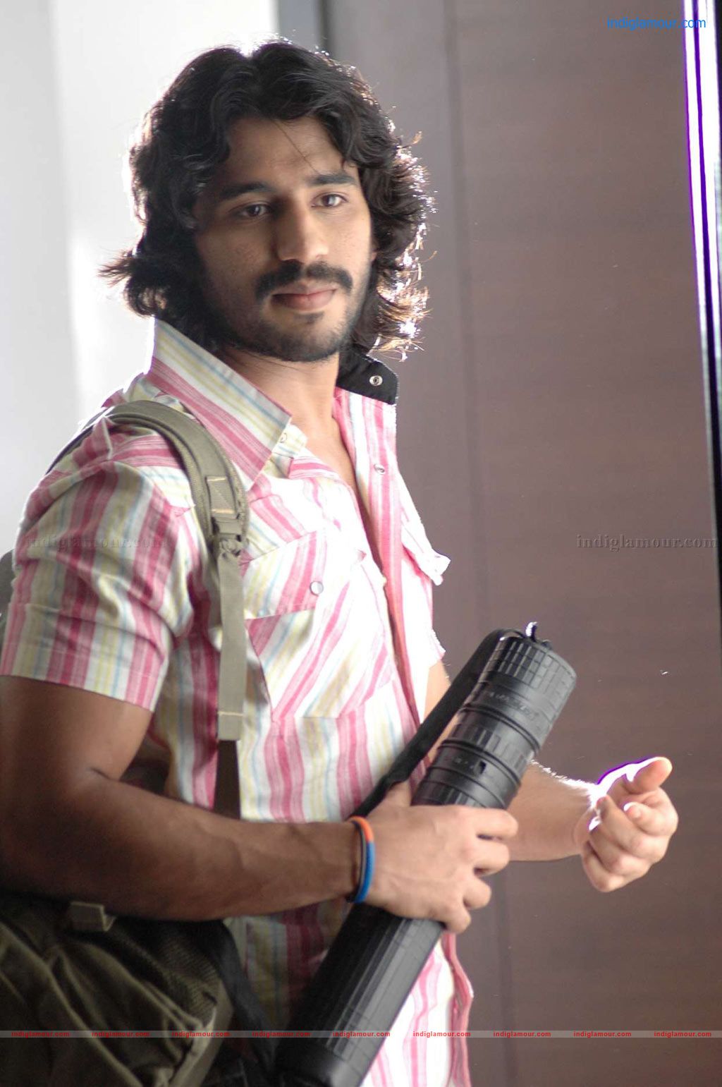 Eppadi Manasukkul Vandhai Movie hd photo