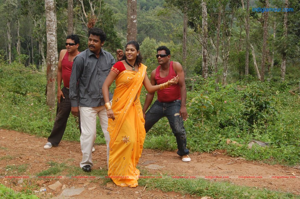 Iruvan Movie hd photo