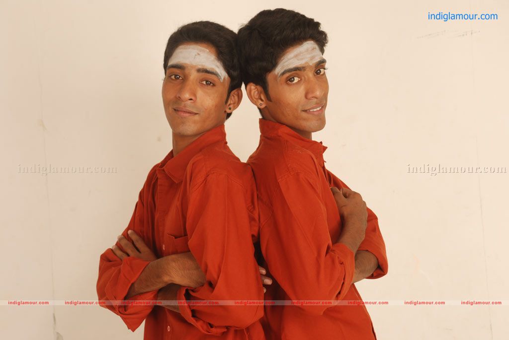 Iruvan Movie hd photo
