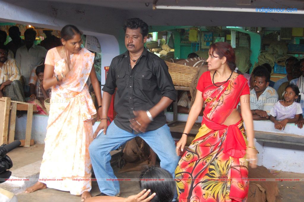 Iruvan Movie hd photo