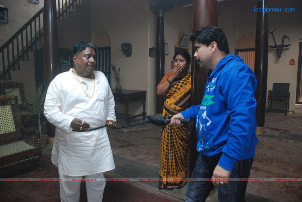 Kanna Laddu Thinna Aasaiya Movie hd photo