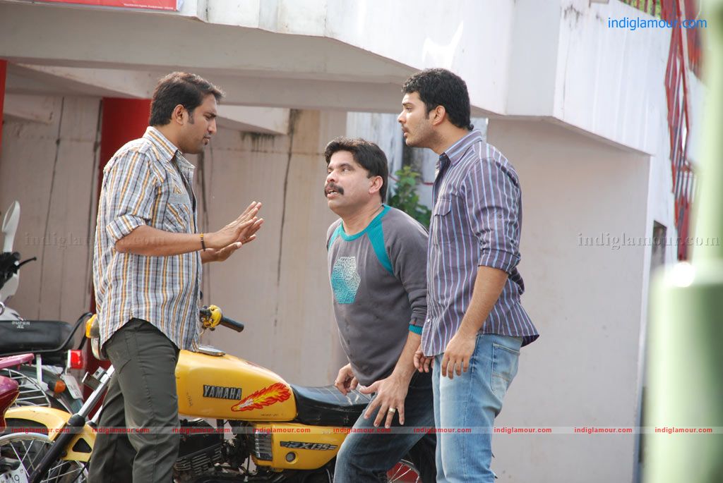 Kanna Laddu Thinna Aasaiya Movie hd photo