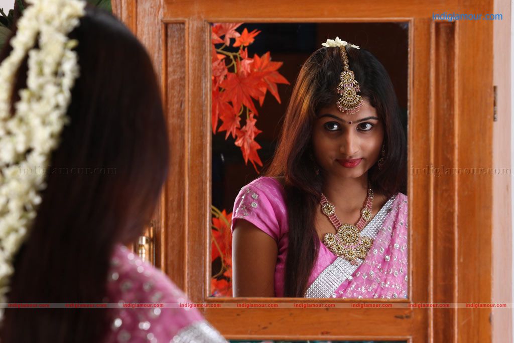 Idhu Charuvoda Dating Movie hd photo