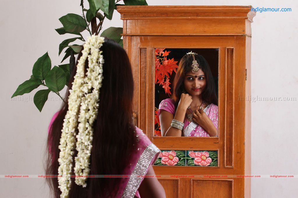 Idhu Charuvoda Dating Movie hd photo