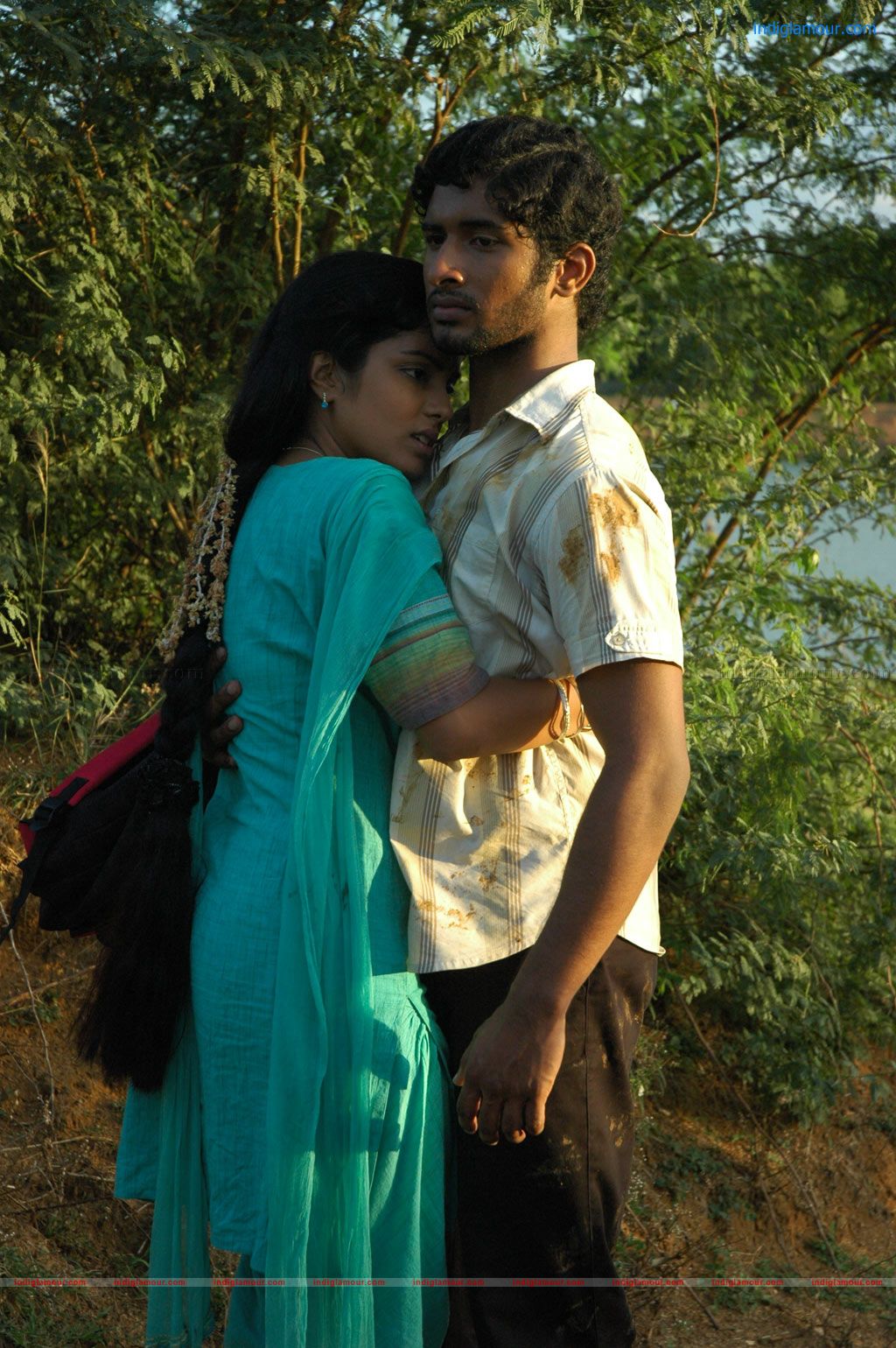 Puthiya Kaaviyam Movie hd photo