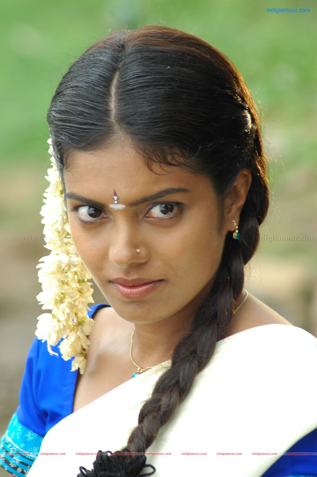 Puthiya Kaaviyam Movie hd photo