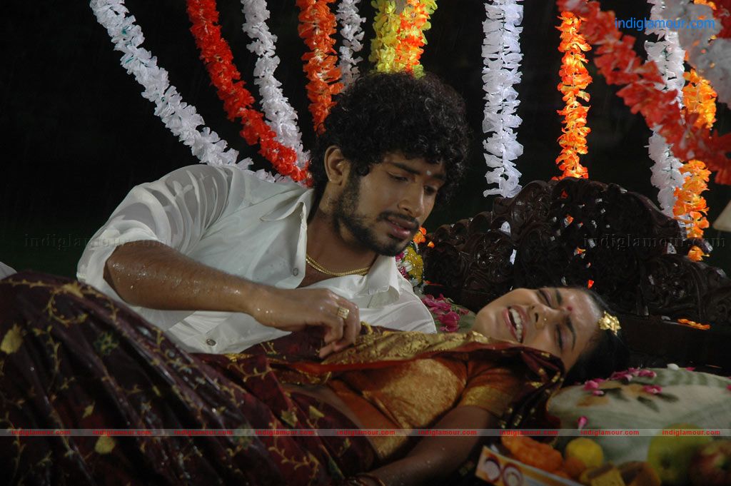 Puthiya Kaaviyam Movie hd photo
