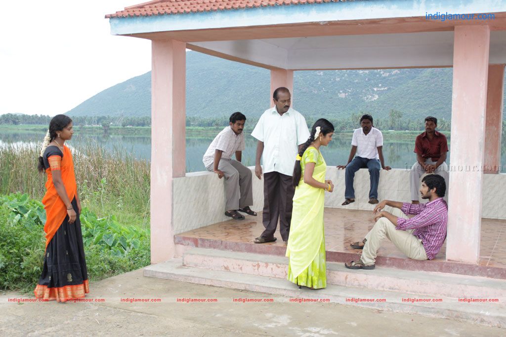 Puthiya Kaaviyam Movie hd photo