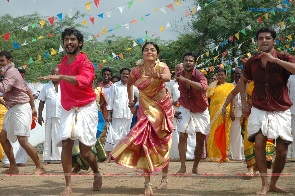 Puthiya Kaaviyam Movie hd photo