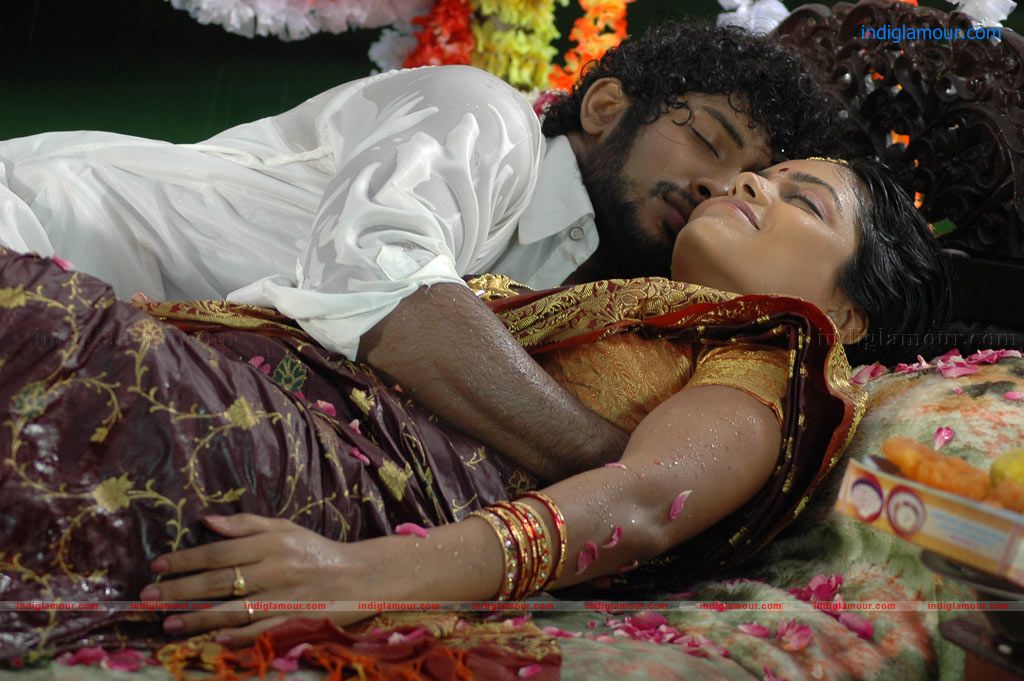 Puthiya Kaaviyam Movie hd photo