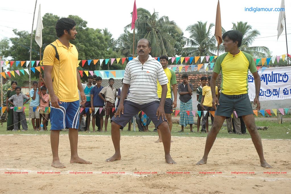 Puthiya Kaaviyam Movie hd photo