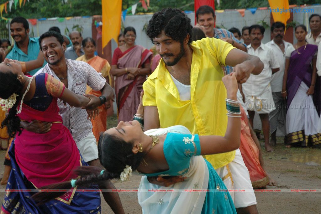 Puthiya Kaaviyam Movie hd photo