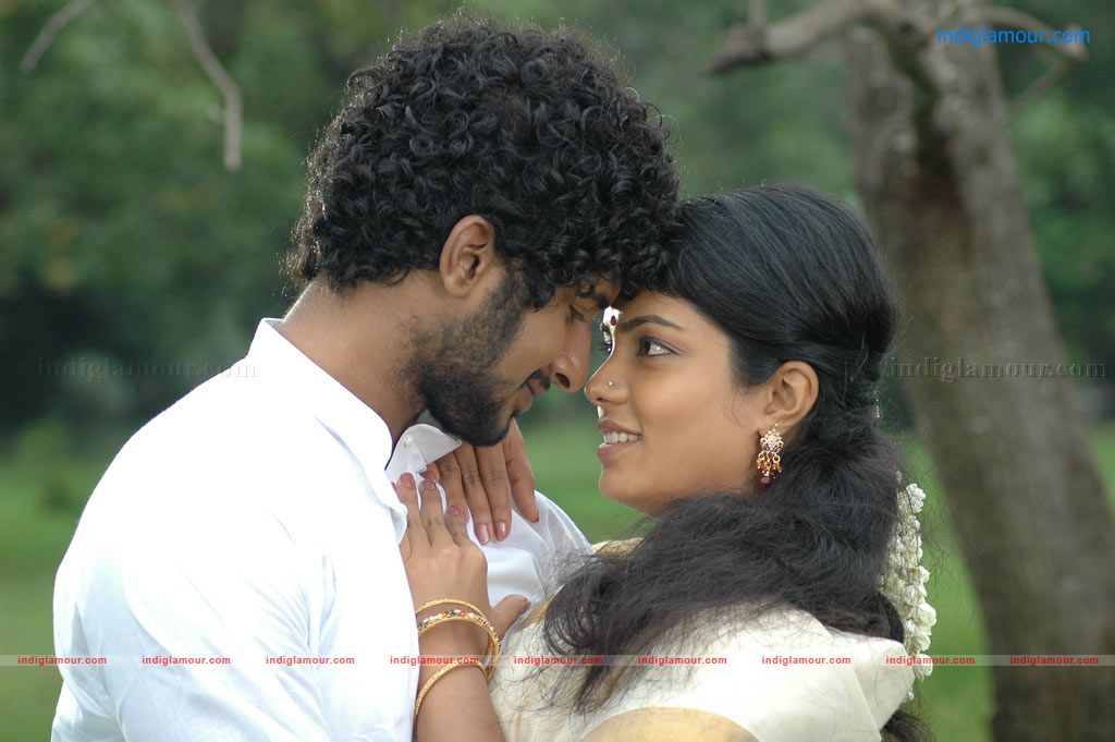 Puthiya Kaaviyam Movie hd photo