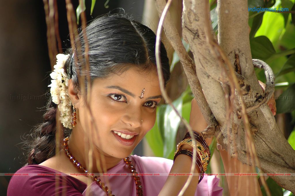Puthiya Kaaviyam Movie hd photo