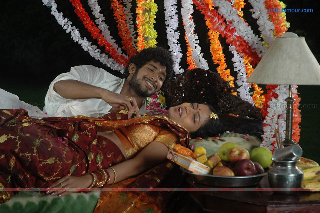 Puthiya Kaaviyam Movie hd photo