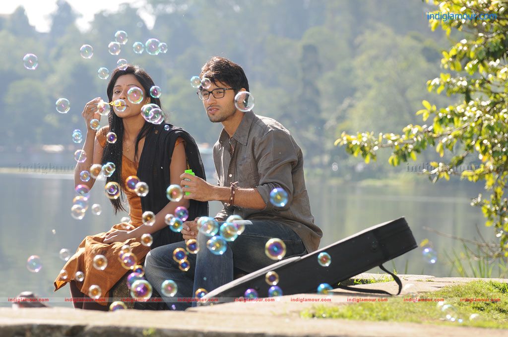 Uyir Mozhi Movie hd photo