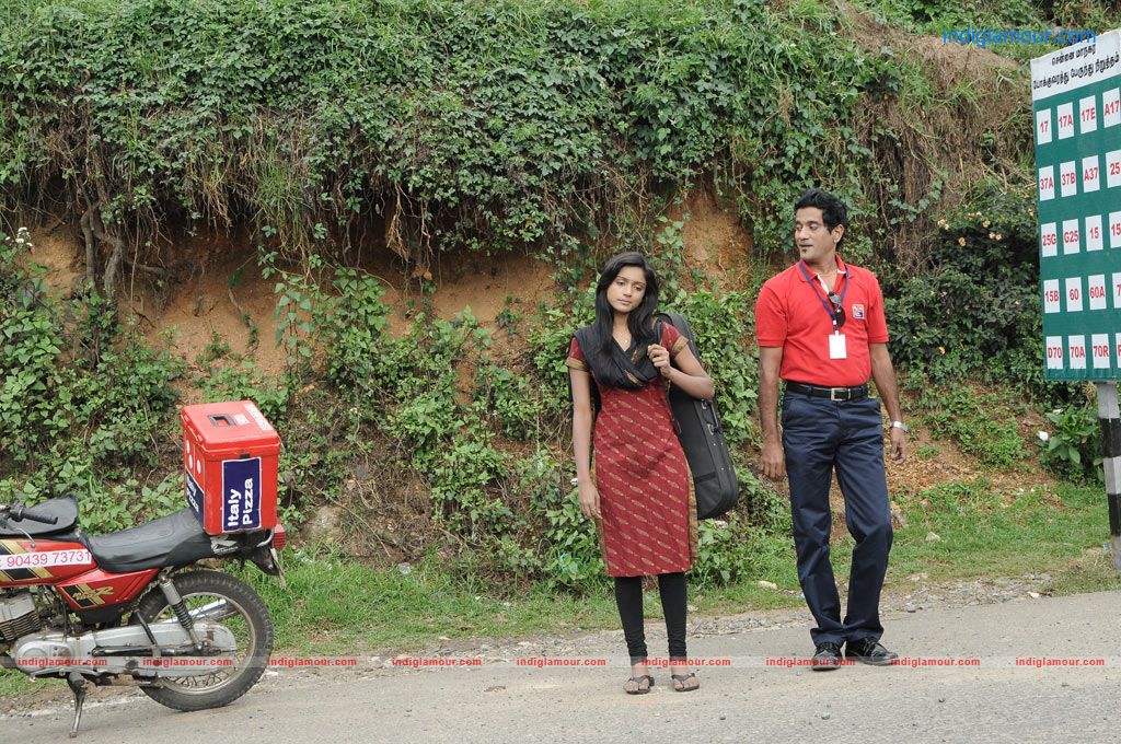 Uyir Mozhi Movie hd photo